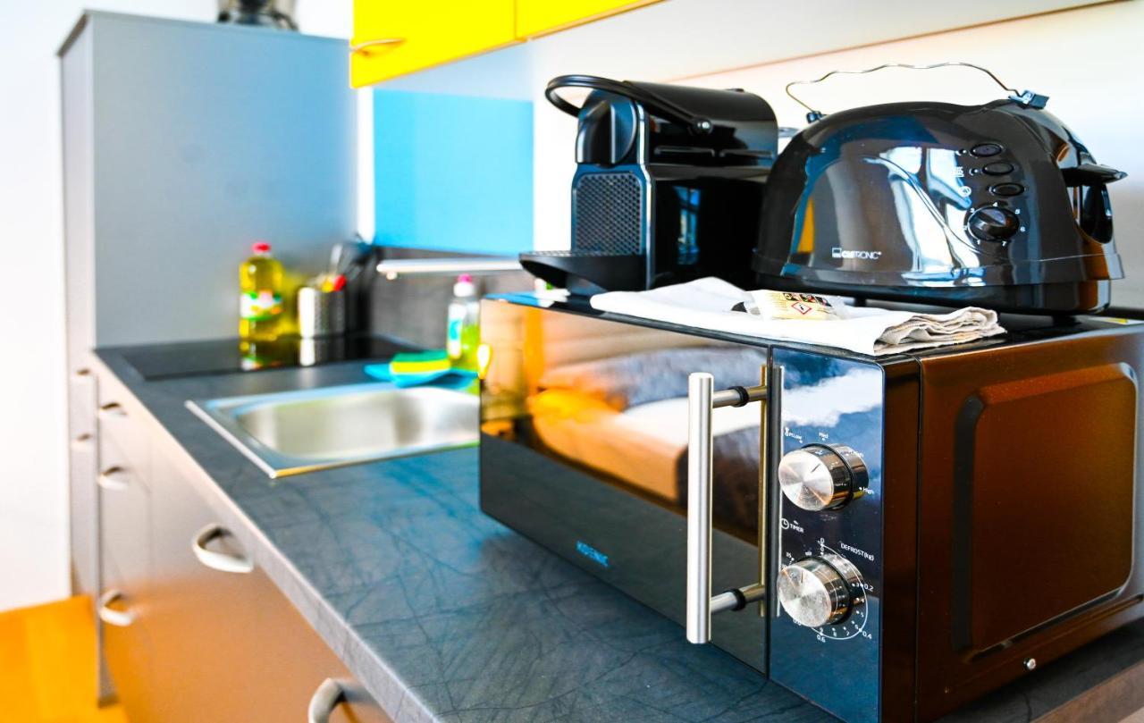 Backpacker Apartment Schoenbrunn Wenen Buitenkant foto